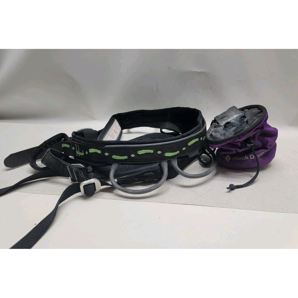 Black Diamond Momentum Black Sit Harness Size Small Sit Harness W Chalk Pouch